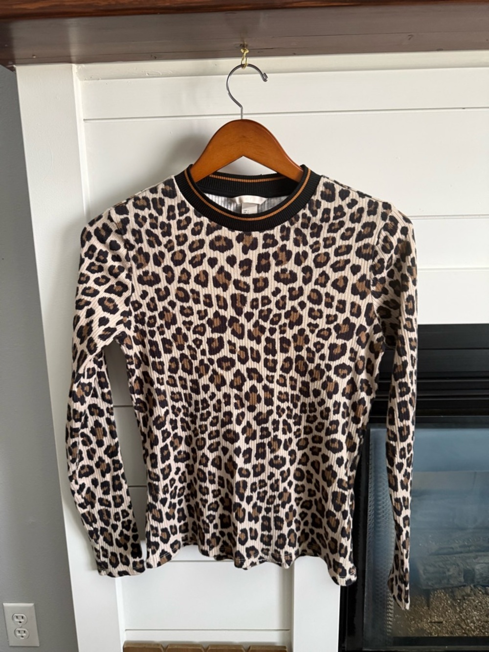 Trending Leopard Print Long Sleeve Crewneck Top - Beige Brown Large lightweight